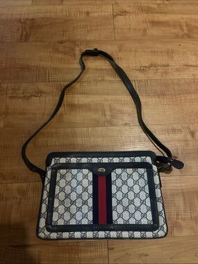 Beautiful Vintage GUCCI Purse